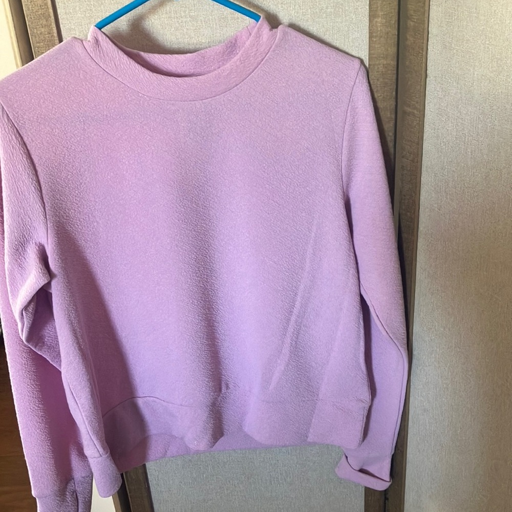 FINAL MARKDOWN Avia Light Purple Crewneck Top small